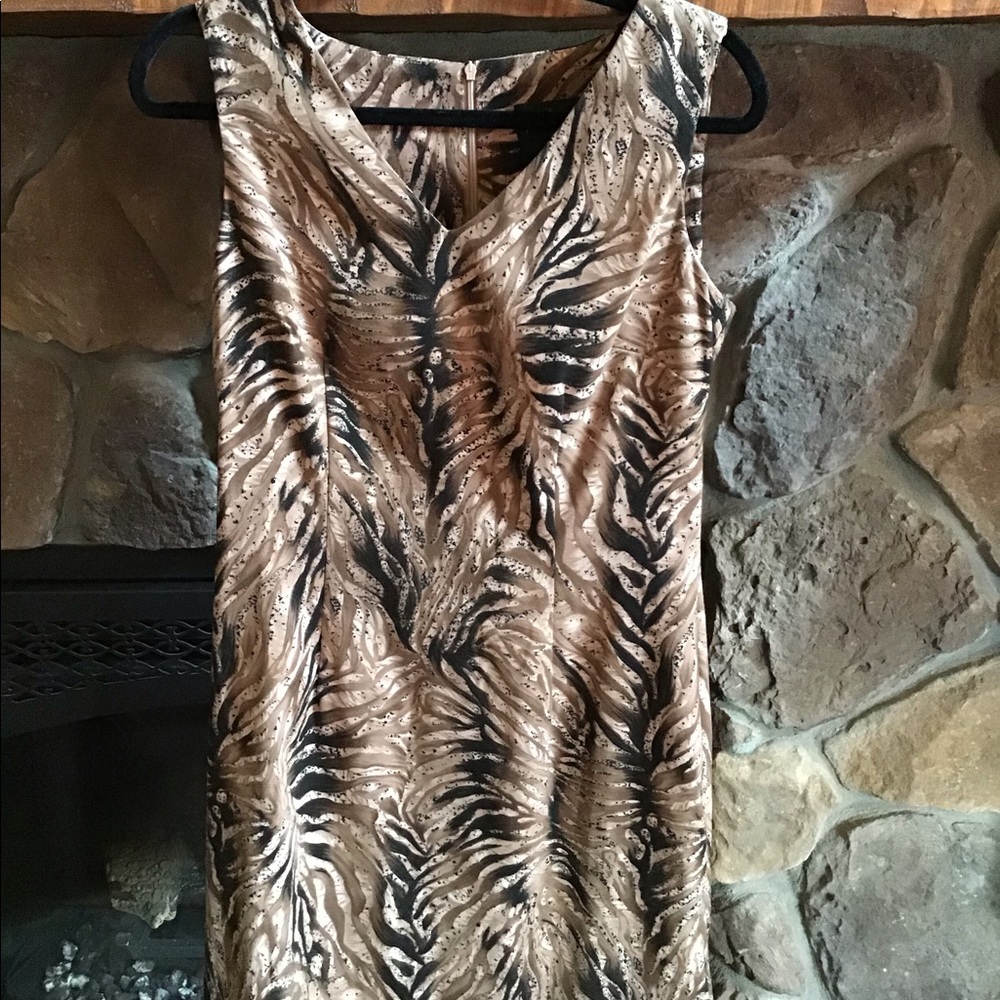 Flattering, comfortable, lovely dress!